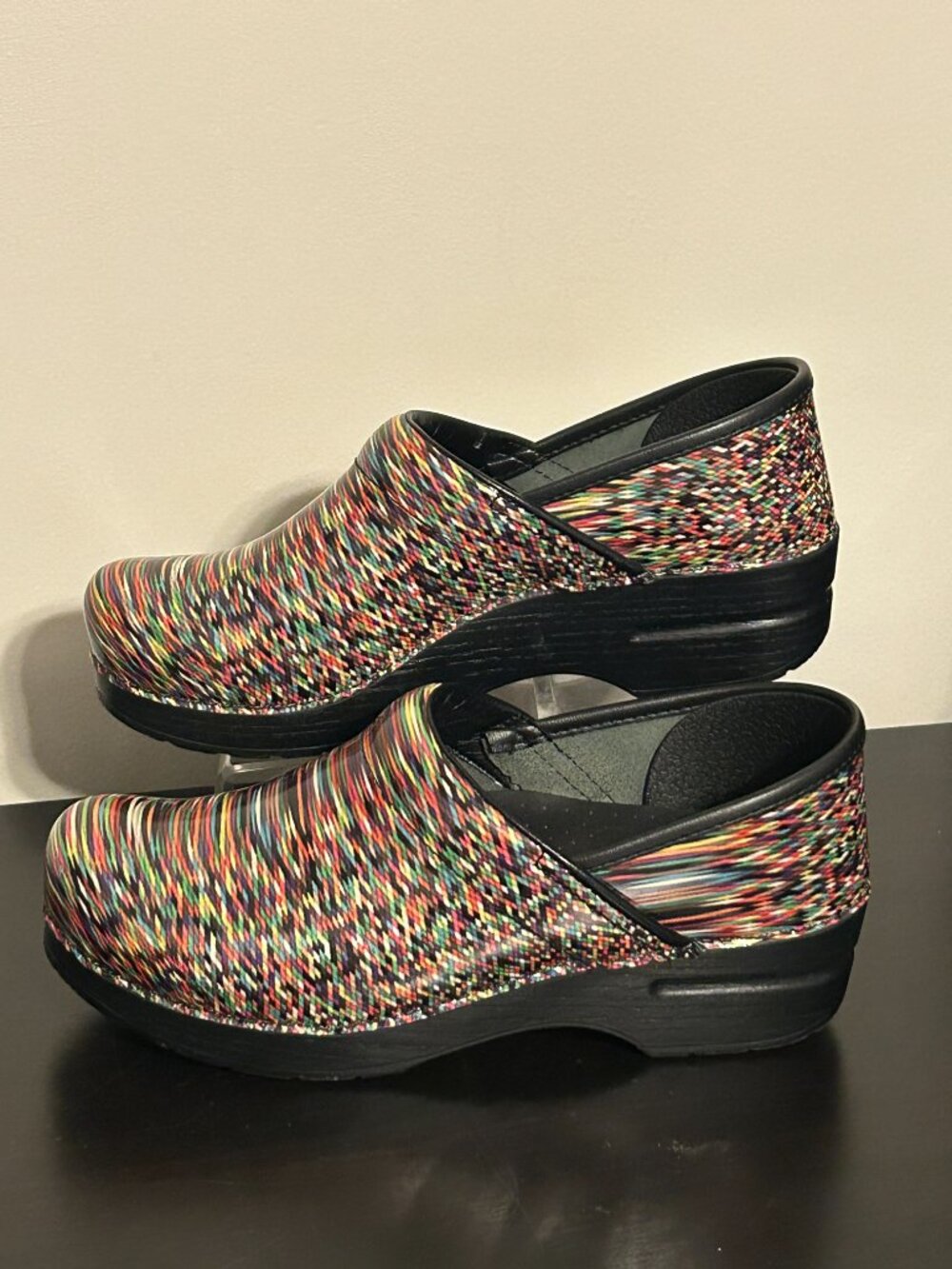 DANSKO Women's Professional Pixel Patent Clogs Sz 39 8.5/9 - Picture 3 of 9